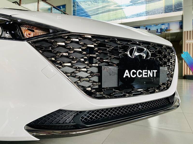 Đầu xe Hyundai Accent 2023 tiêu chuẩn